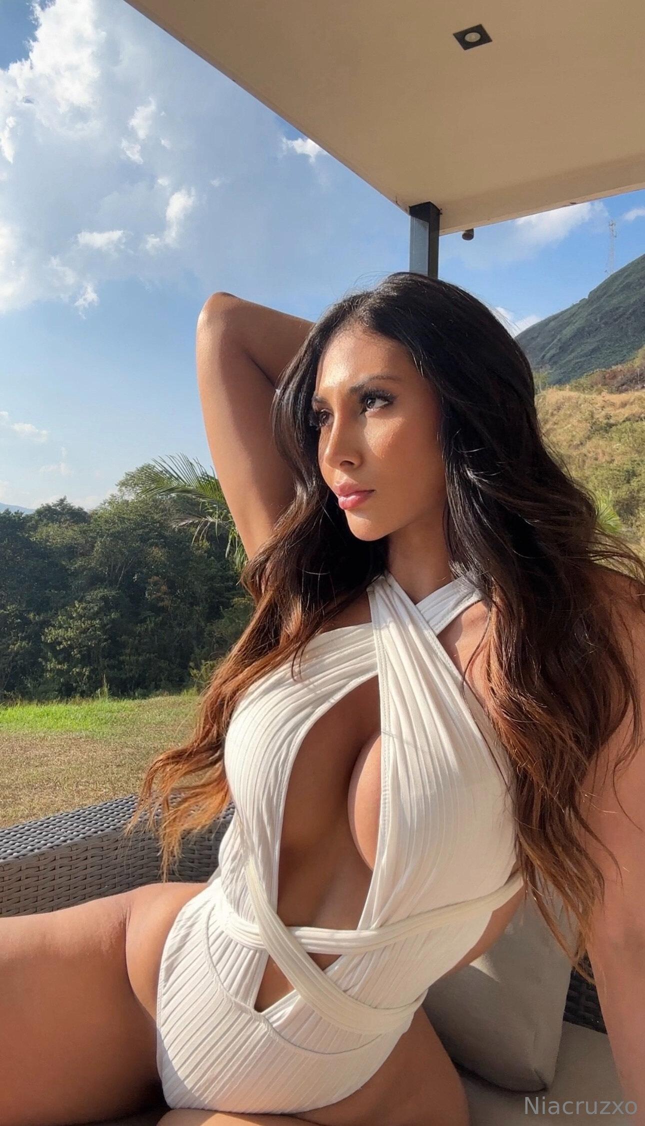 niacruzxo image niacruzxo-20251029-004307-8117